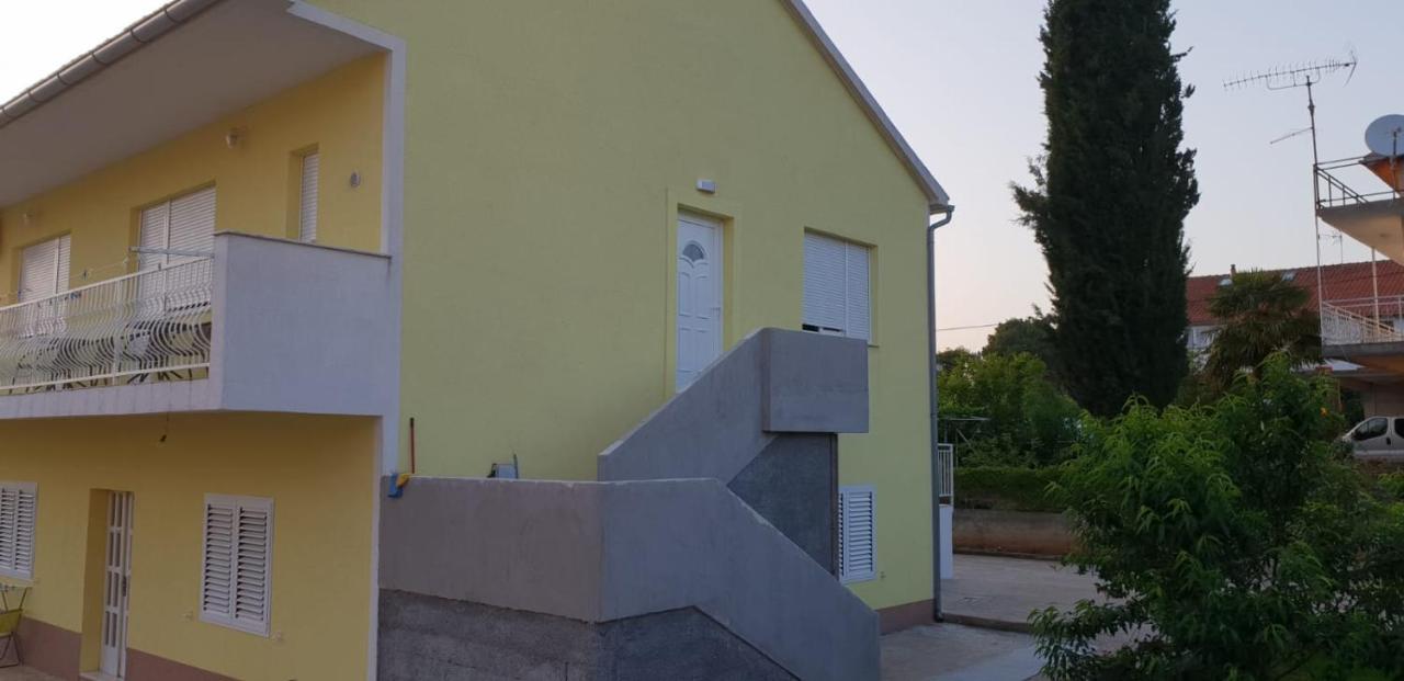 Apartmani Milutin Brodarica  Exterior foto