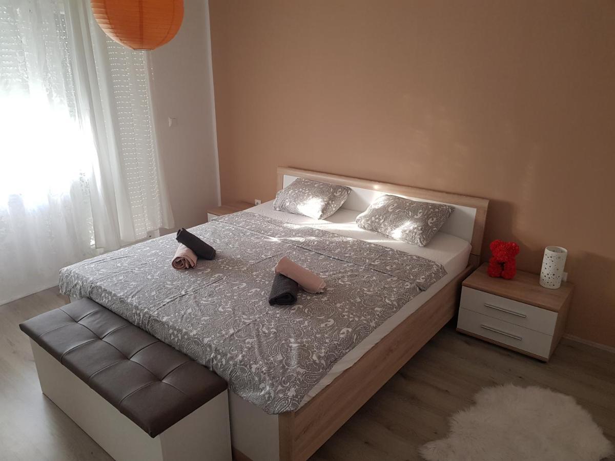 Apartmani Milutin Brodarica  Exterior foto